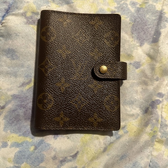 LOUIS VUITTON Monogram Passport Wallet - Picture 1 of 5